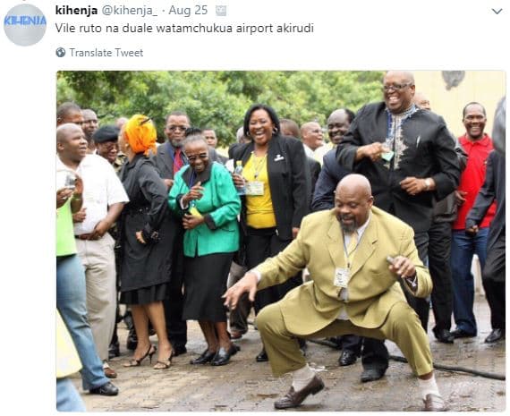Kihenja kihenja aug henii vile futo na dual watamchukua airport akirudi translat