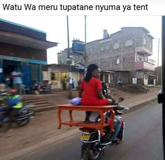 Watu wa meru tupatane nyuma ya tent