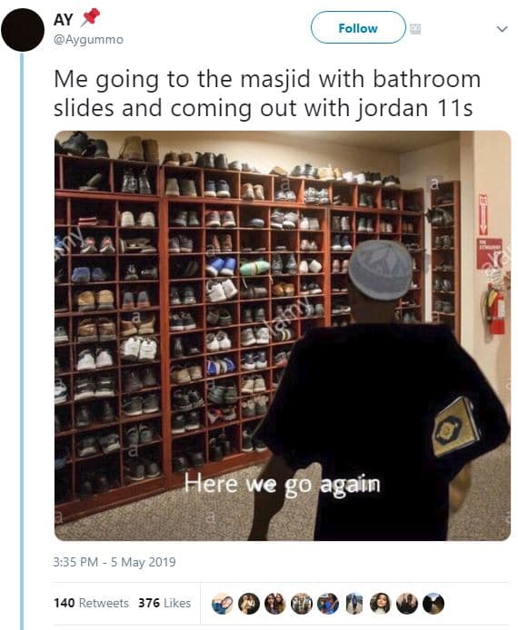 Ay aygummo follow me going to the masjid with bathroom slides and coming out wit