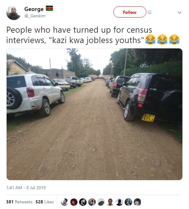 George geokim follow people who have turned up for census interviews, 'kazi kwa