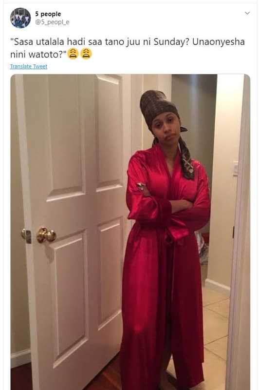 5 people 5_peopl_e 'sasa utalala hadi saa tano juu ni sunday? unaonyesha nini wa