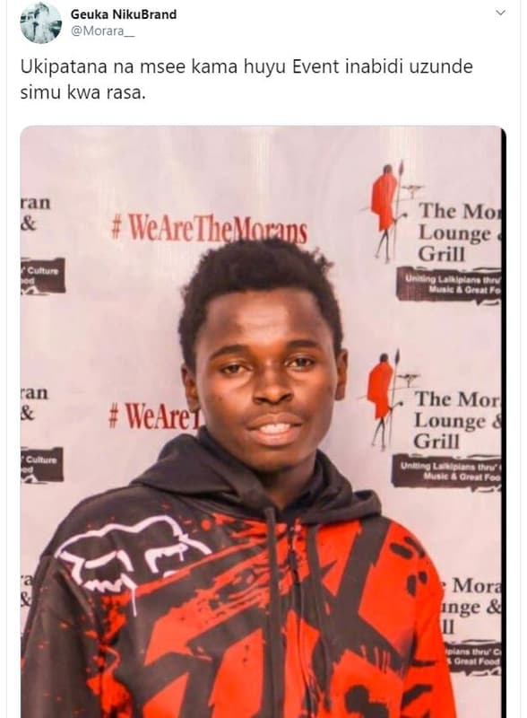 Geuka nikubrand morara ukipatana na msee kama huyu event inabidi uzunde simu kwa