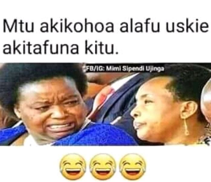 Mtu akikohoa alafu uskie akitafuna kitu. foigminl slocodi ujlnge