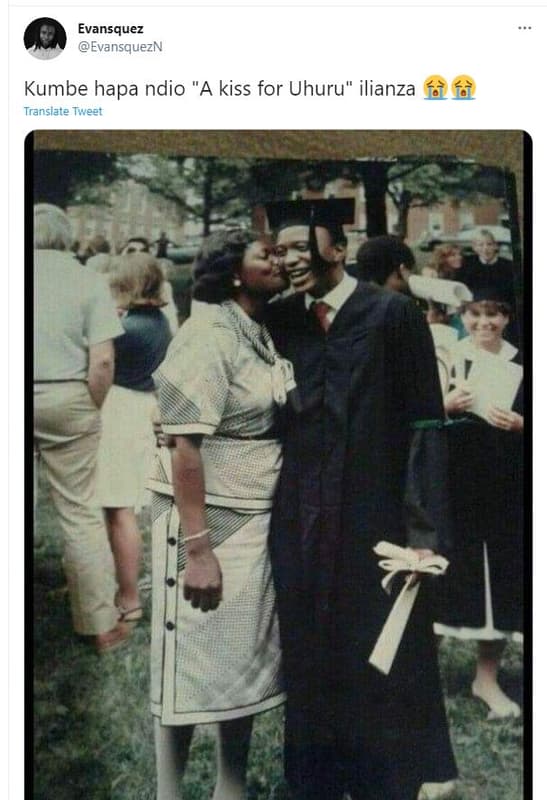Evansquez evansquezn kumbe hapa ndio a kiss for uhuru ilianza hèfè translate twe