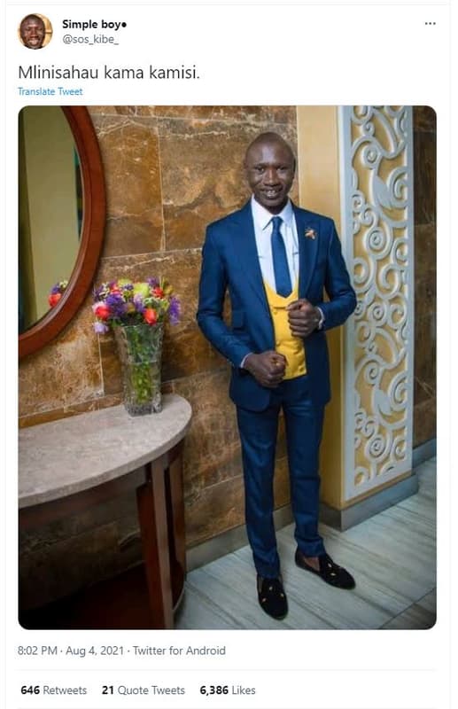 Simple boy' sos_kibe mlinisahau kama kamisi. translate tweet 8.02 pm aug _ 4, tw