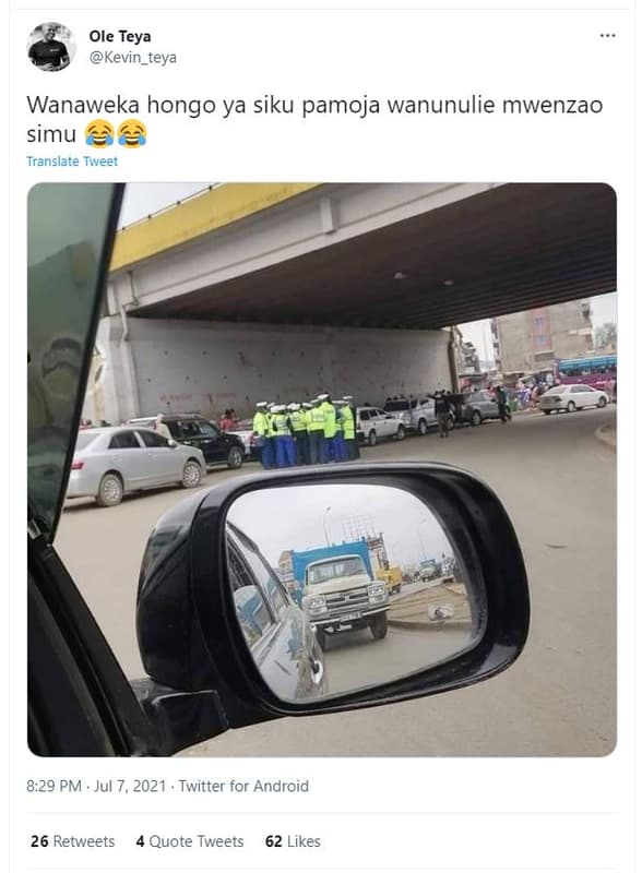 Ole teya kevin_teya wanaweka hongo ya siku pamoja wanunulie mwenzao simu transla