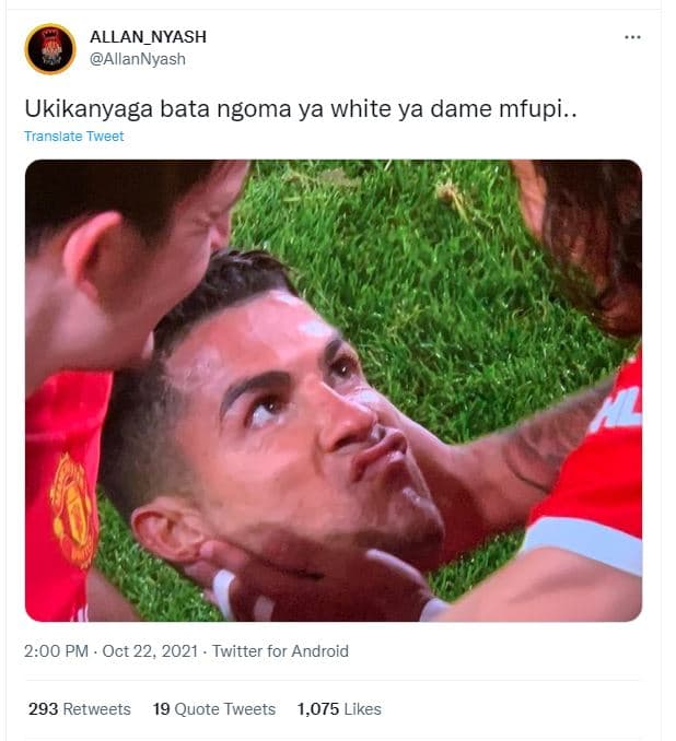 Allan_nyash allannyash ukikanyaga bata ngoma ya white ya dame mfupi. translate t