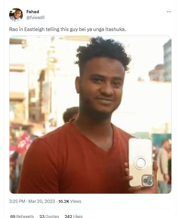 Fahad fuwadii rao in eastleigh telling this guy bei ya unga itashuka. 3.25 pm ma
