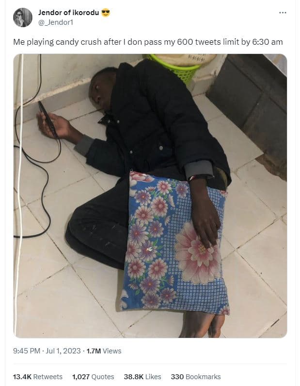 Jendor of ikorodu jendor1 me playing candy crush after don pass my 600 tweets li