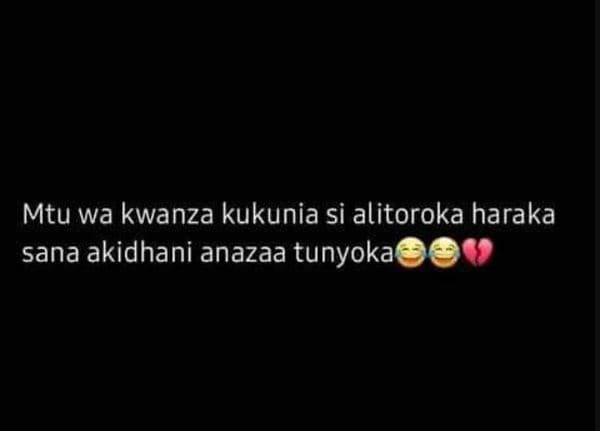 Mtu wa kwanza kukunia si alitoroka haraka sana akidhani anazaa tunyoka